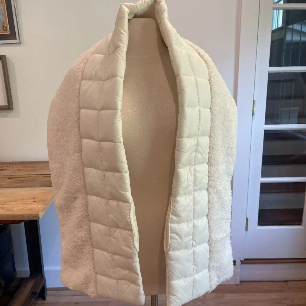 071 Free People Movement downhill puffer scarf Blue / ivory /olive avail.